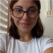 Soy una chica muy trabajadora capaz de adaptar mis clases a todas las edades. Se me da muy bien enseñar, soy  muy paciente y me gusta trabajar con gente y cara al público.